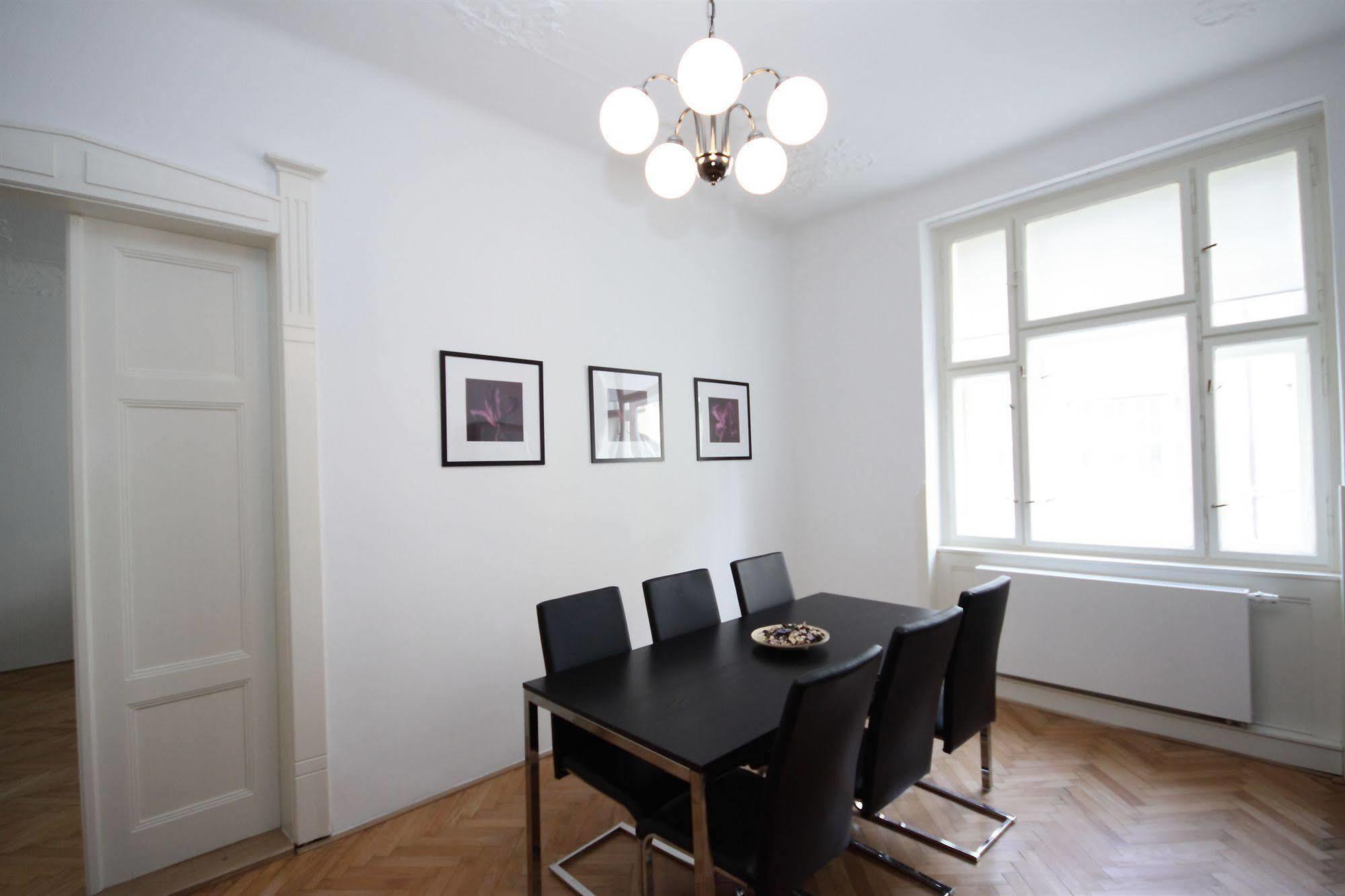 Leo Apartments Old Town Prag Exterior foto
