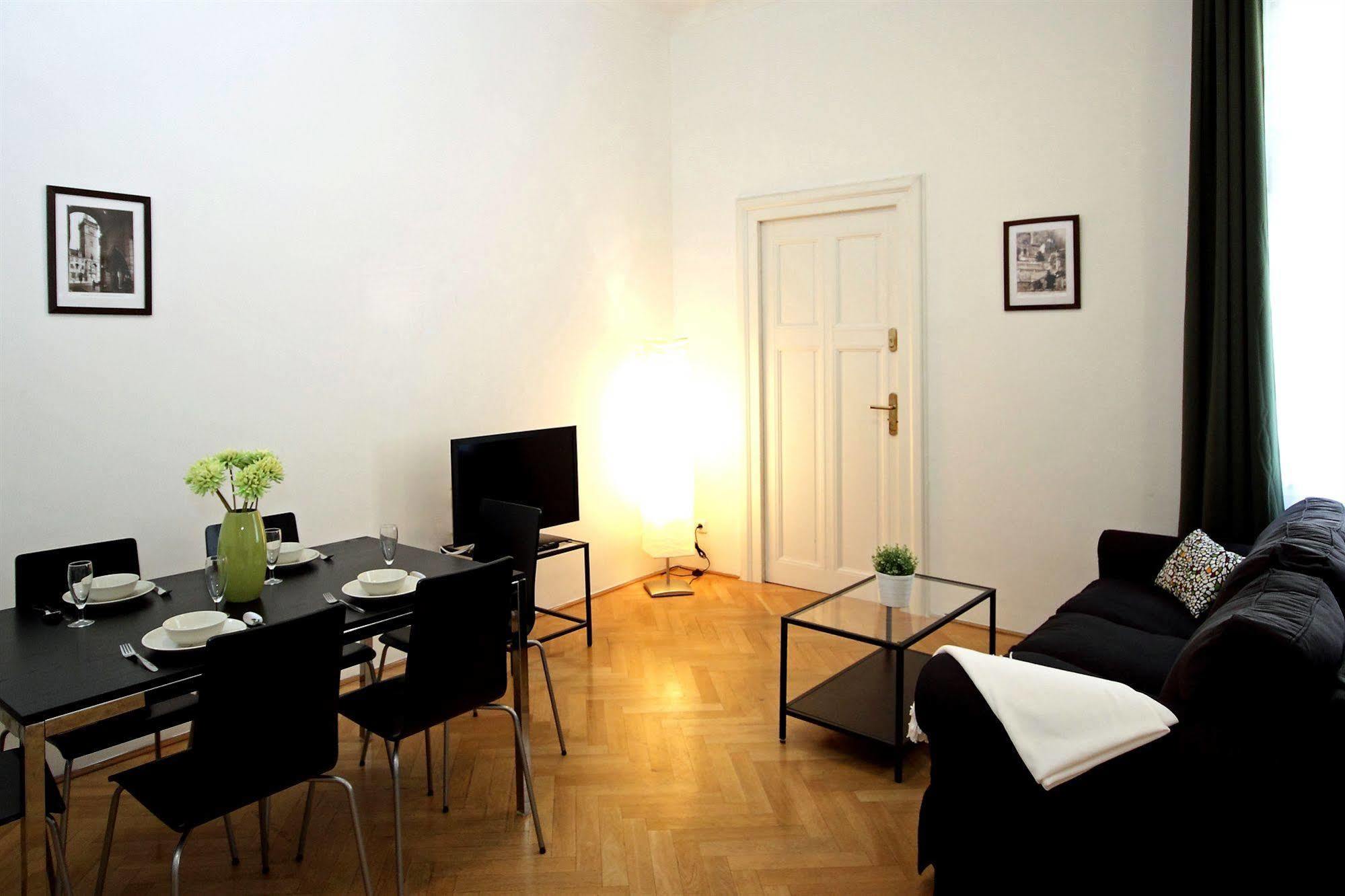 Leo Apartments Old Town Prag Exterior foto