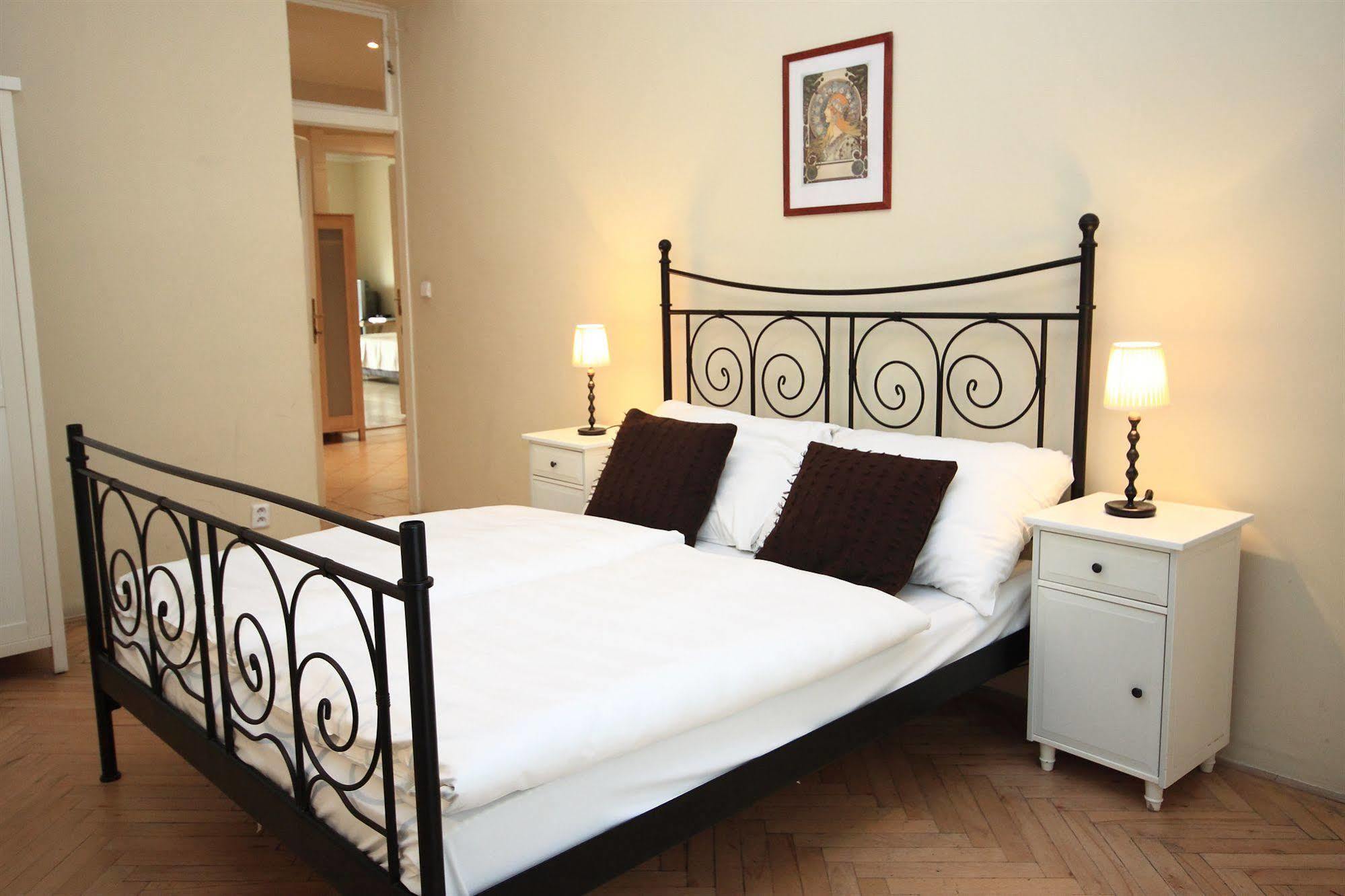Leo Apartments Old Town Prag Exterior foto