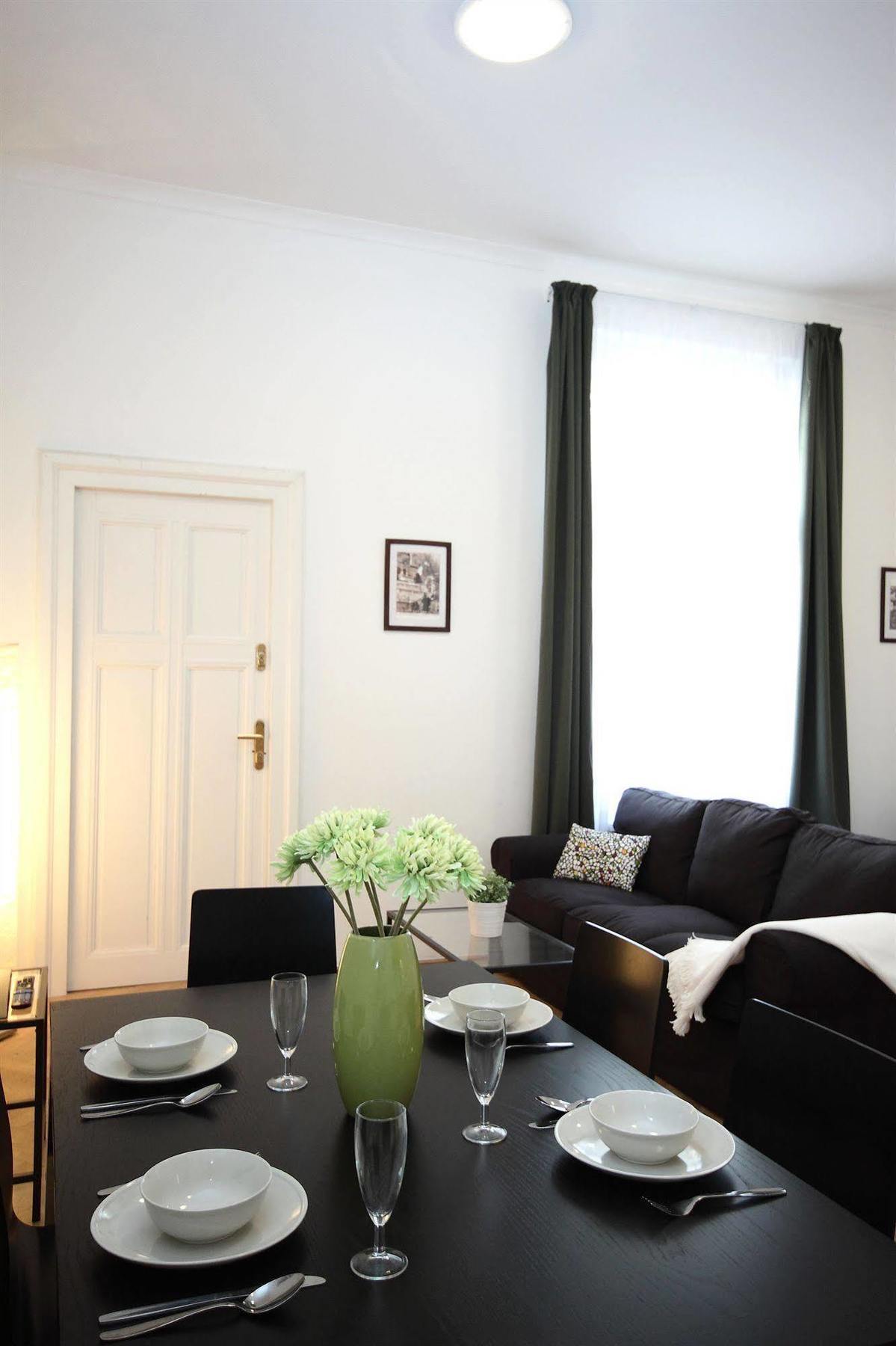 Leo Apartments Old Town Prag Exterior foto